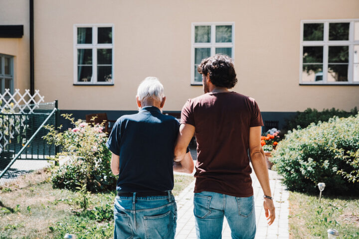 holding_hands